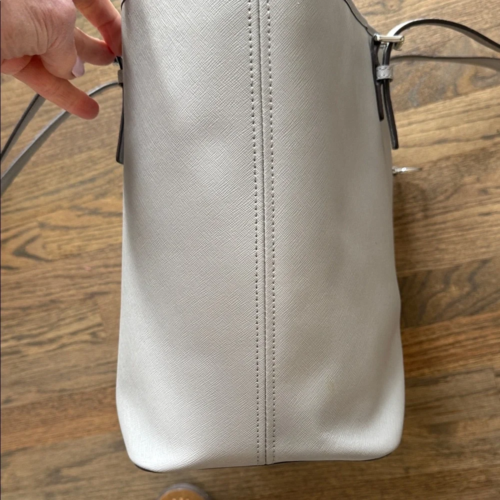 Michael Kors Saffiano Leather Jet Set Light Gray Bag Padded Laptop Closure